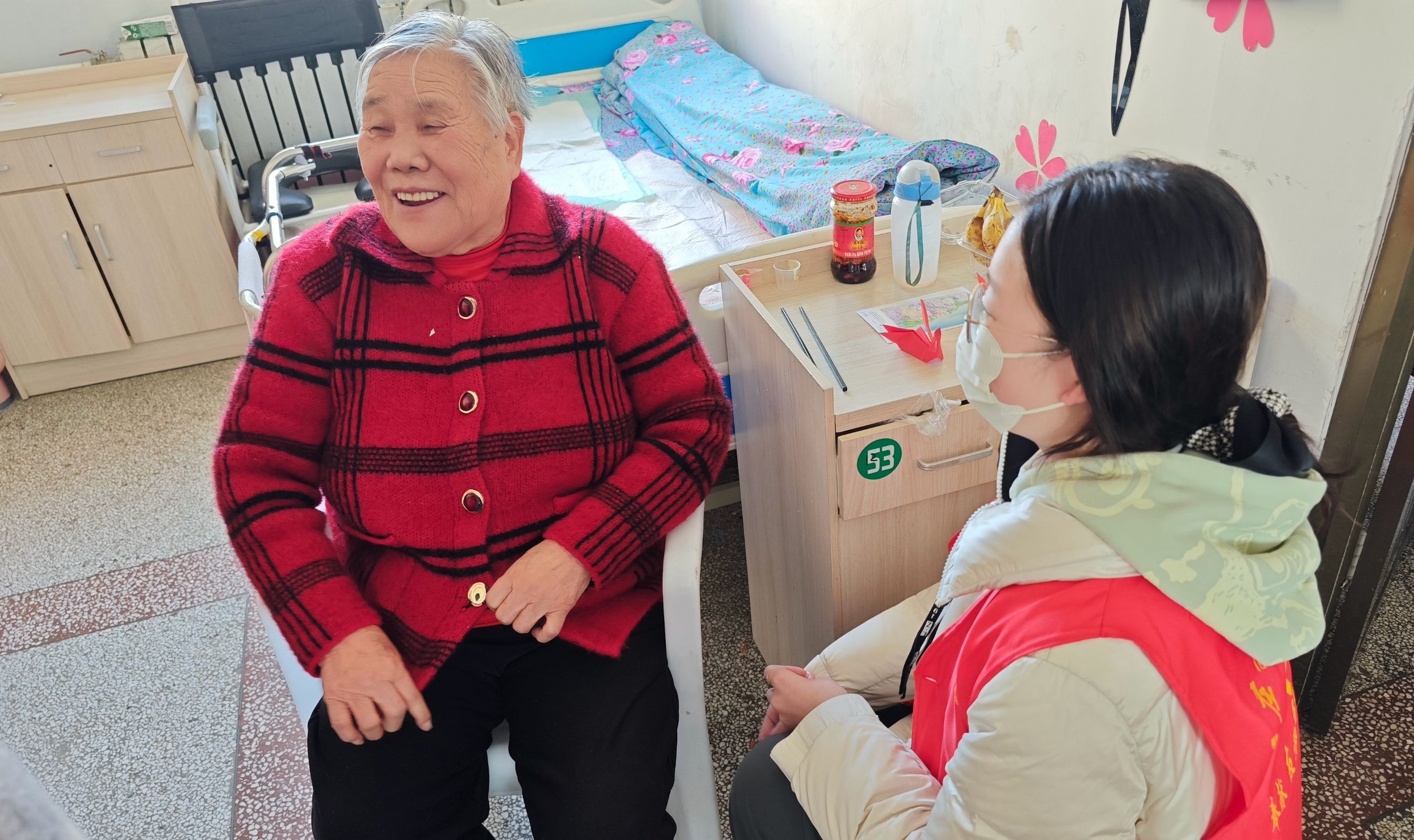 生命科学学院开展“冬至送温暖,情系老人心”志愿服务活动-生命科学学院